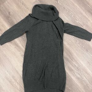 Banana Republic Dark Gray Turtleneck Sweater
